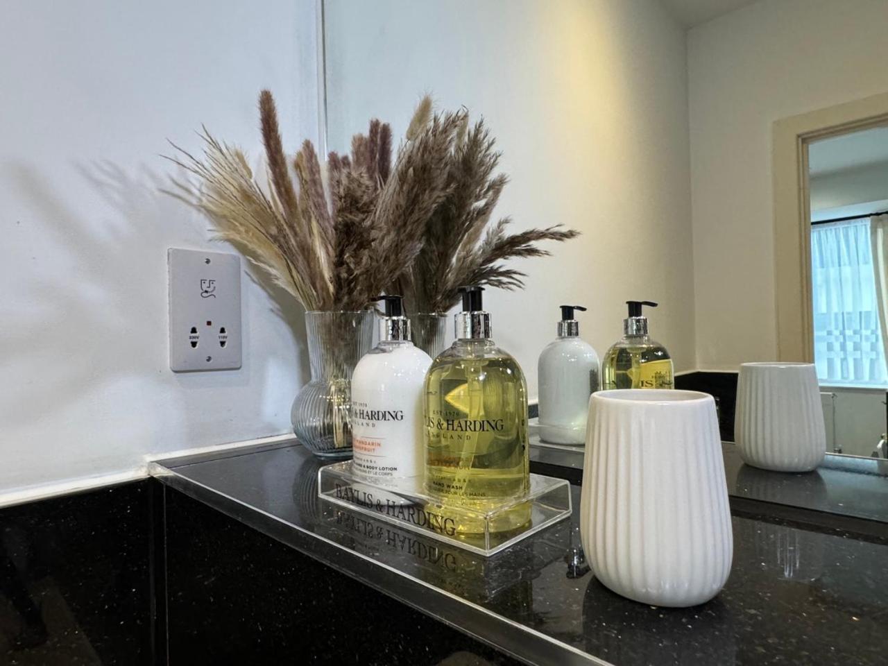Luxury 2 Bedroom Apartment In Central Croydon With Free Parking 외부 사진